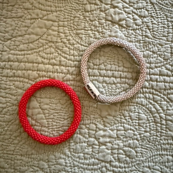 Jewelry - Vintage Elegant Red and Silver Beaded Bracelets Fearless